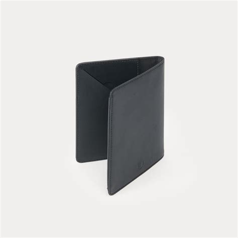 RFID Travel Wallet | Minaal