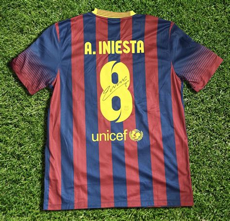 I got Iniesta signed jersey : r/FCBarcelona