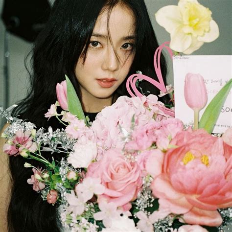 6 Times BLACKPINK's JiSoo Reminded Us Of Her Flower-like Visuals - Kpopmap