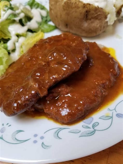 Easy Crockpot Cubed Steak - Lou Lou Girls