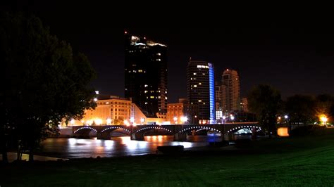 File:Grand Rapids Skyline, night, 2009.jpg - Wikipedia, the free encyclopedia