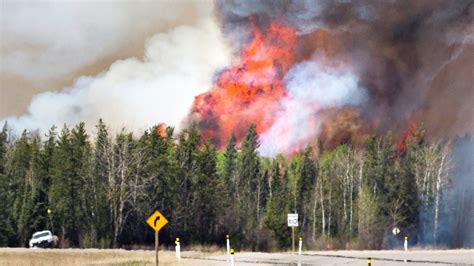 Fort McMurray fire could 'double in size' | CTV News