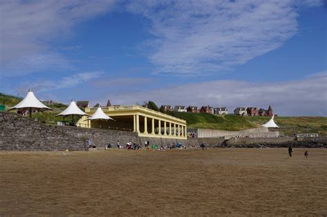 Can You Take Dogs On Barry Island Beach