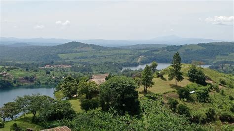 Fort Portal Lakes, Uganda (with Map & Photos)