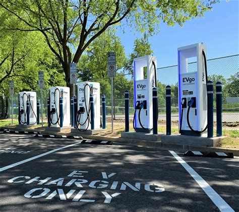 EVgo & General Motors Unveil First Fast Charging Stations from Landmark EV Charging ...