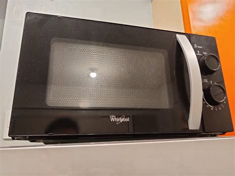 Whirlpool Microwave 20L, TV & Home Appliances, Kitchen Appliances ...