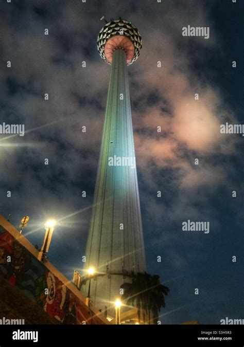 Menara kuala lumpur tower hi-res stock photography and images - Alamy