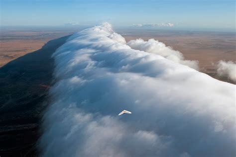 Mysterious Cloud Formation - The Morning Glory Cloud - Unbelievable Info