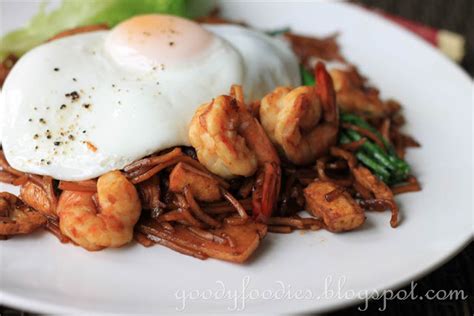 GoodyFoodies: Recipe: Mee goreng with fried egg