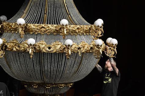 Sneak peek: Spectacular chandelier of 'The Phantom of the Opera' - southflorida.com