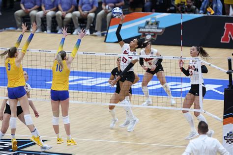 Instant Reaction: Nebraska Volleyball Sweeps Pitt to make the National Title Game! - Corn Nation