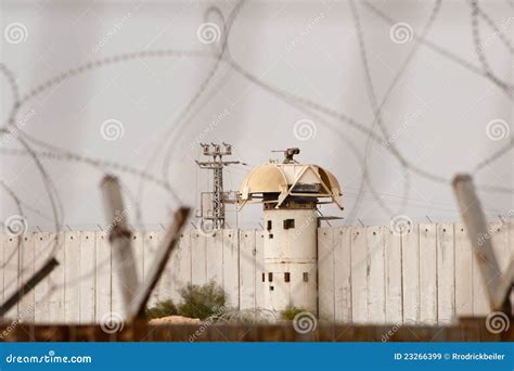 Israeli Gun Tower On Gaza Border Wall Editorial Stock Image - Image ...