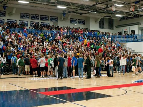 Photos: Homecoming Coronation at Eastview High School | Apple Valley, MN Patch