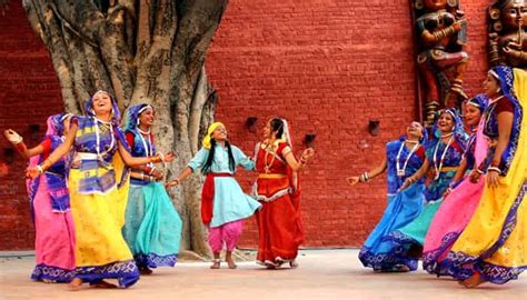 List of 14 Traditional Folk Dances of Bihar with Photos