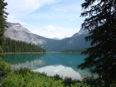 Emerald Lake Canada | Emerald lake canada, Travel inspiration, Canada ...