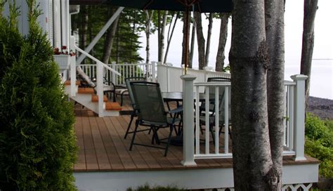 Ocean Cottage- Northport, Maine - Weekly Rentals | Maine beaches, Porch ...