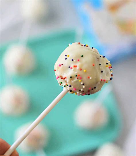 How to Make Cake Pops with Cake Mix - Easy Cake Pops Recipe