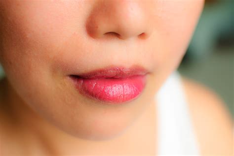 How to Apply Lip Stain - 13 Easy Steps - wikiHow