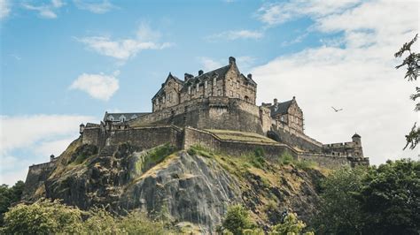 Edinburgh Castle Tour | SANDEMANs NEW Europe
