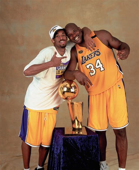 Image - Kobe-bryant-2000-nba-finals-championship-trophy-with-shaq.jpg ...