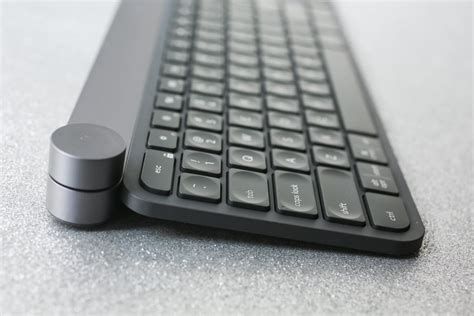 Logitech Craft keyboard's Crown speeds your strokes - CNET