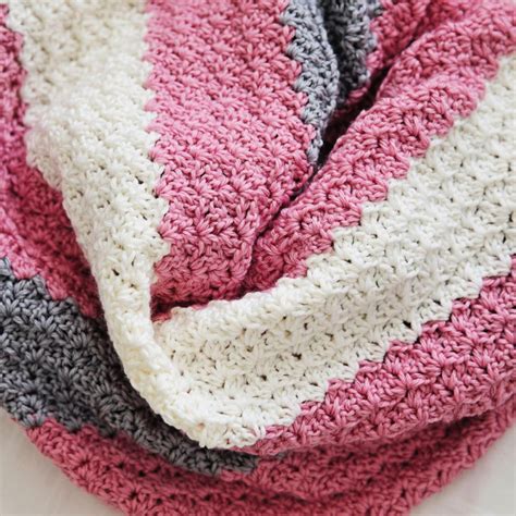 20 Easy Double Crochet Baby Blanket Patterns Free - Crochet Me