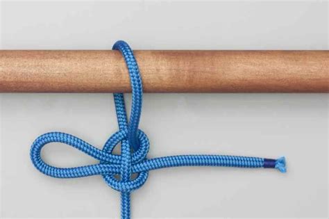 Animation: Mooring Hitch Tying | Quick release knot, Rope knots, Animated knots