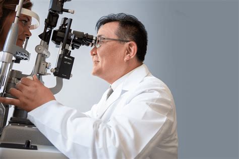 When to See a Retina Specialist, What is a Retina Specialist