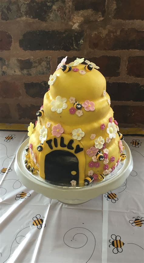 Bee Hive Cake | Cake, Bee hive cake, Desserts