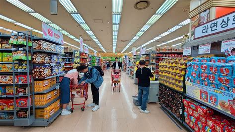 Supermarket Shopping in Seoul, Lotte Mart Seoul Station 4K Virtual Tour - YouTube