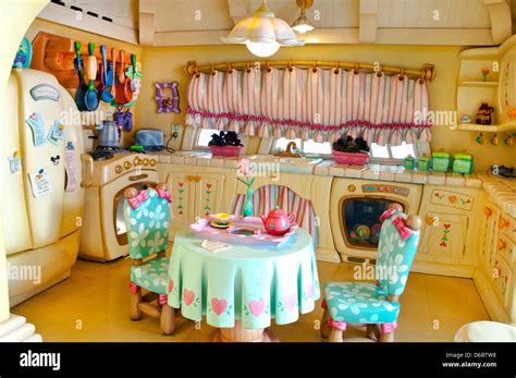 Minnie Mouse House at Disneyland Amusement Park, Anaheim, California USA Stock Photo - Alamy