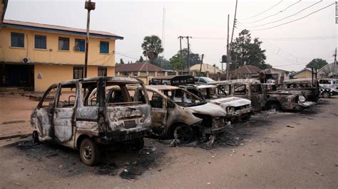 Nigeria: Gunmen storm jail to break out more than 200 prisoners - CNN