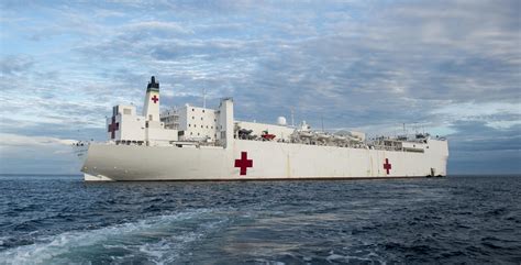 The U.S. Navy hospital ship USNS Mercy. : r/pics