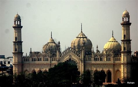 LUCKNOW MONUMENTS / HISTORICAL BUILDINGS - Indiatimes.com