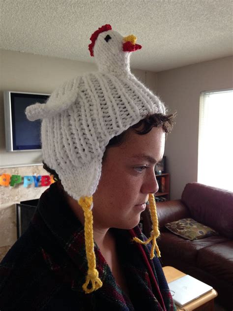 Knit Chicken Hat pattern by J9 tigger | Crochet hats, Crochet chicken ...