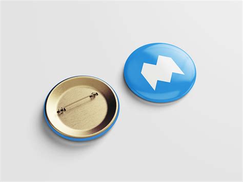 Free pin button mockup - Mockups Design