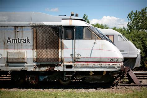 Cuomo Administration Looks to Sell 4 Trains From Failed Rail Project ...