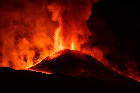 Sicily's Mount Etna erupts & causes Catania airport closure - Geographical