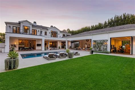 NFL Hall of Famer Tony Gonzalez Is Selling His Beverly Hills House for ...