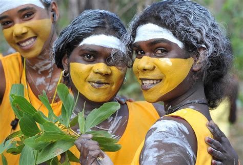 Indigenous Australian women - Right Now