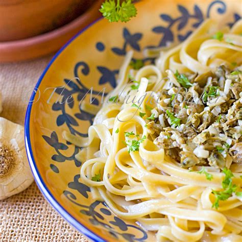 Linguine with White Clam Sauce - The Midnight Baker