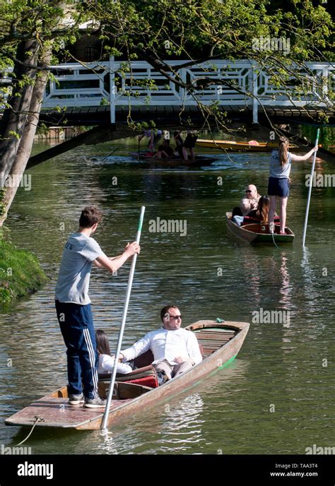 punting at oxford magdalen bridge Photos by Brian Jordan Stock Photo - Alamy