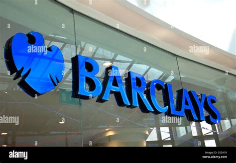 Barclays bank logo zeichen -Fotos und -Bildmaterial in hoher Auflösung ...