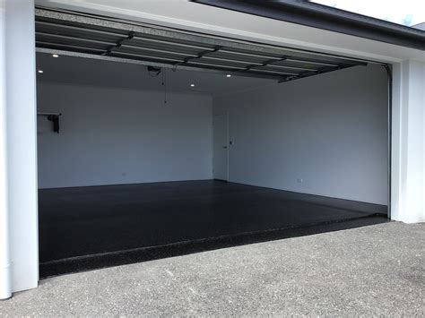 Flake Epoxy Flooring | Coolum Beach | Epoxy floor, House flooring, Garage floor epoxy