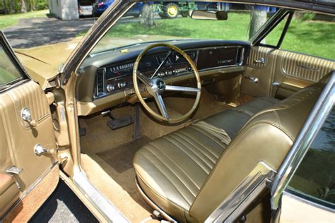 1967 Pontiac Bonneville interior | Barn Finds