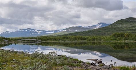 Reflection of the Mountains on the Lake · Free Stock Photo