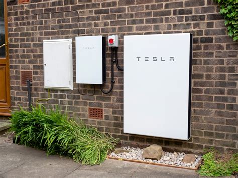 Tesla Powerwall vs SolarEdge Home Battery. Which is best? - SolarRun