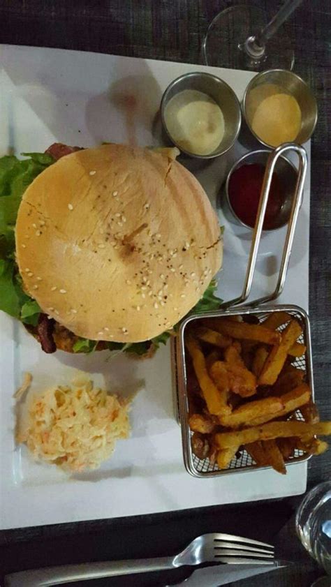 Byron Burger Bar Restaurant - Best Food | Delivery | Menu | Coupons