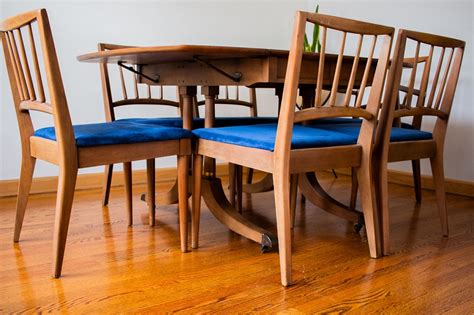 SOLD ~ Mid-Century Gordon's Furniture Dining Table w/ Six Chairs - Iconic Mid Mod Decor