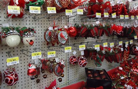 File:Christmas decorations in a store assorted 9.jpg - Wikipedia